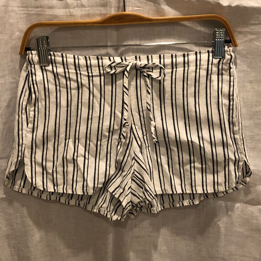 Brandy Melville Shorts - Picture 2 of 6